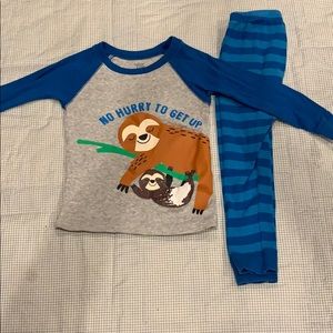 Carters sloth pajama set (slightly damaged)